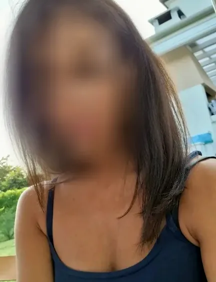 Nadja, 35