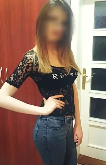 Tanja, 32